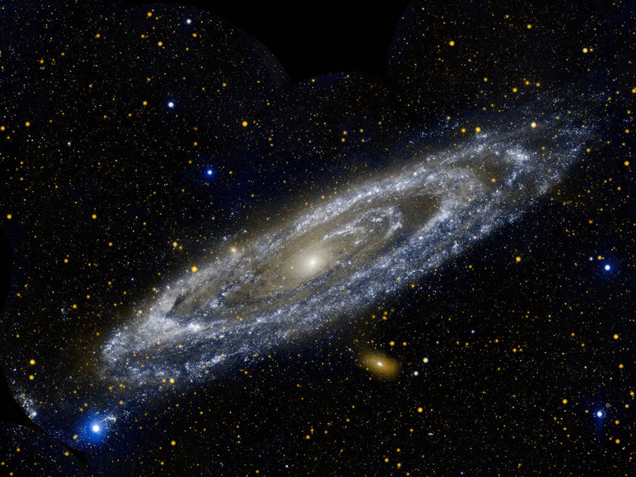 A picture of the andromeda galaxy.